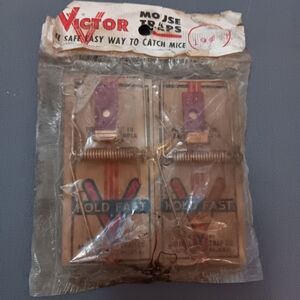 Victor Mouse Traps with Red and Blue Accents